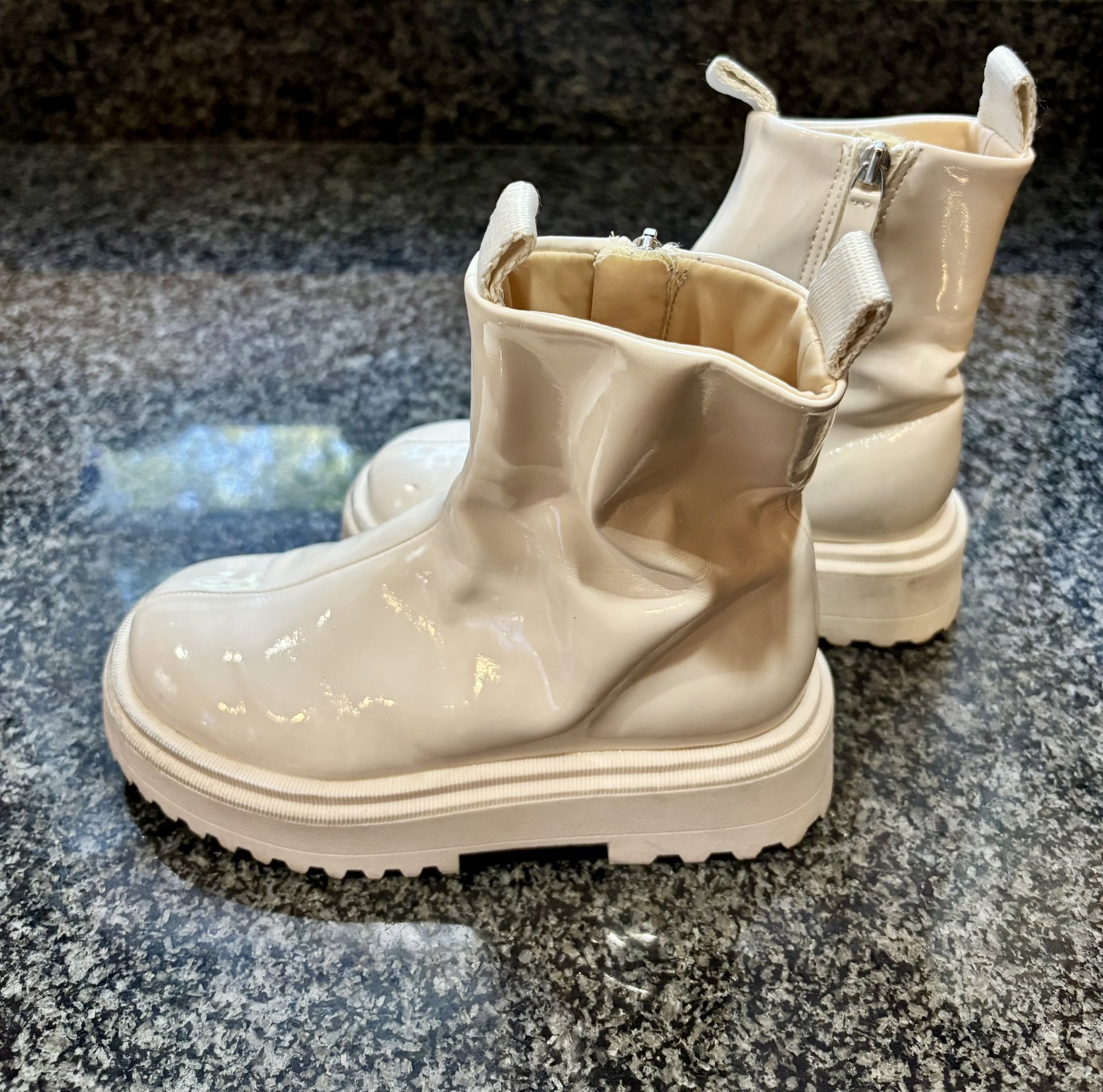 Zara Beige Patent Leather Girl’s Boots