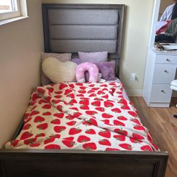 Twin Size Bed