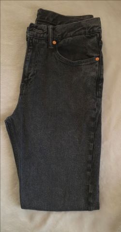 H&M SLIM FIT $8 SIZE 32/32