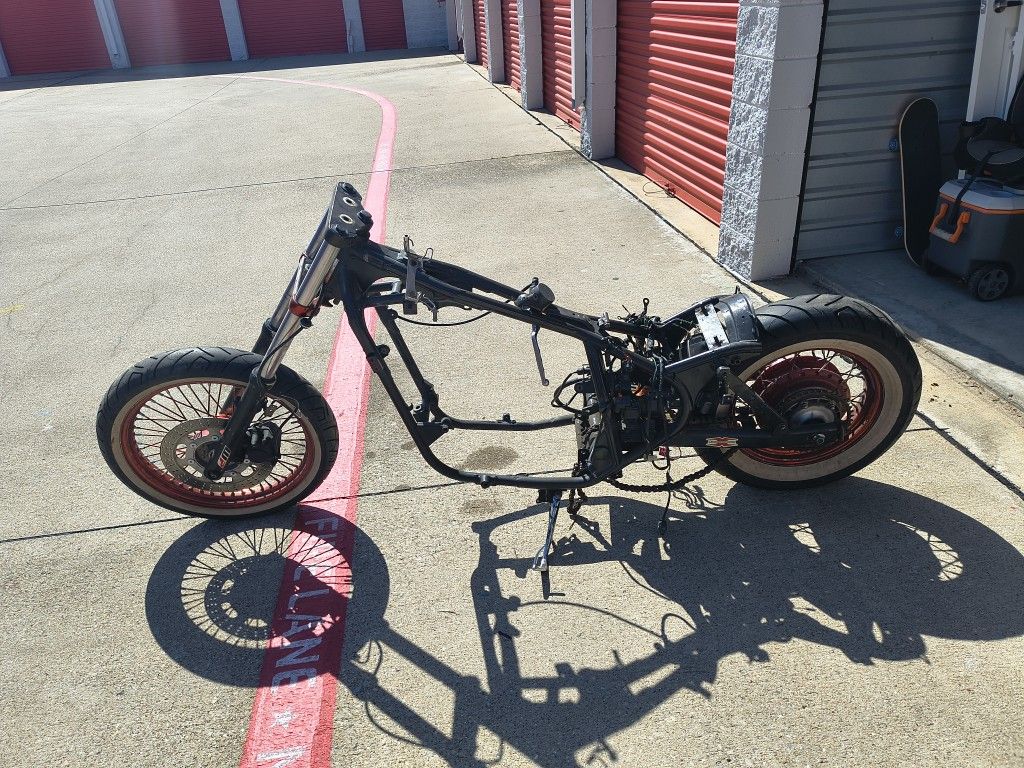 01 Kawasaki Vulcan 500 Frame And Tires
