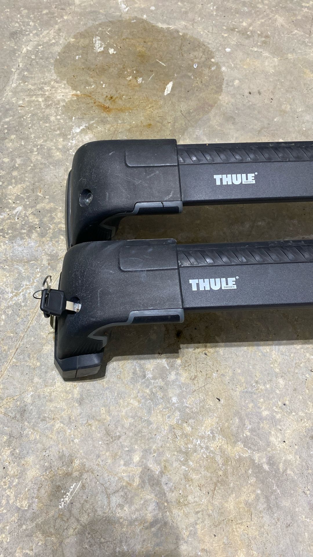 Thule Roof Rack Bars Set Up For BMW 128i