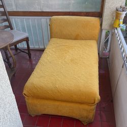 Chaise Lounge