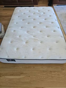 Full size mattress