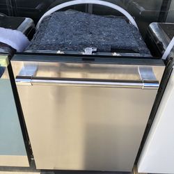 Thermador Stainless Steel Dishwasher 