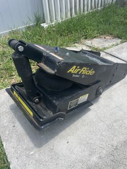 Lippert Air Ride 5th Wheel Pin Box