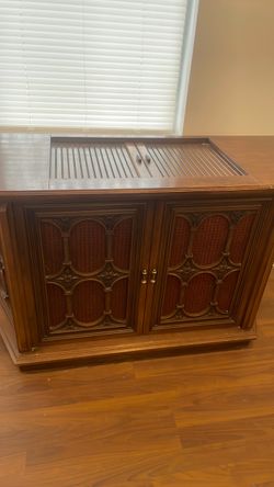 Magnavox record player