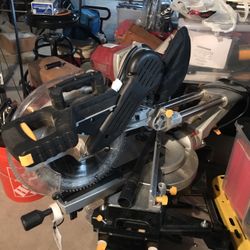 Radial Arm Saw With Adjustable Base