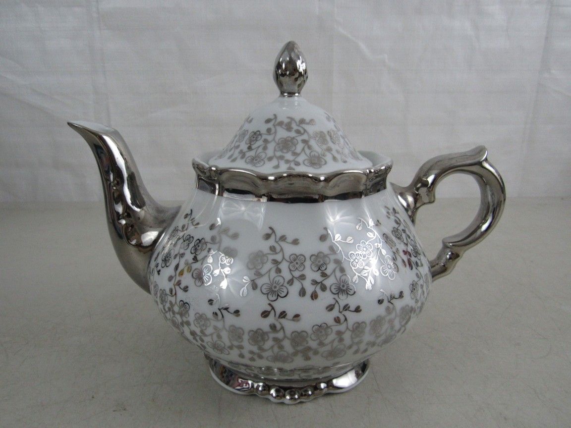 Gareis Waldsassen Bavaria Vintage Floral Design Tea Pot Germany
