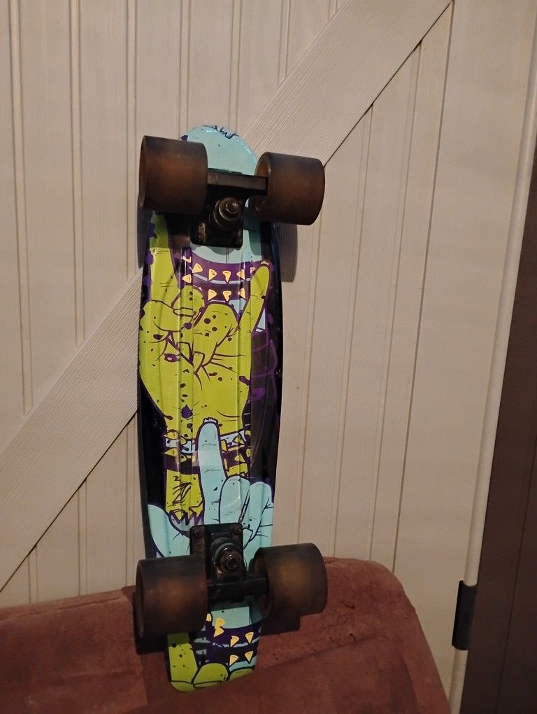 22" Madd Gear Skateboard