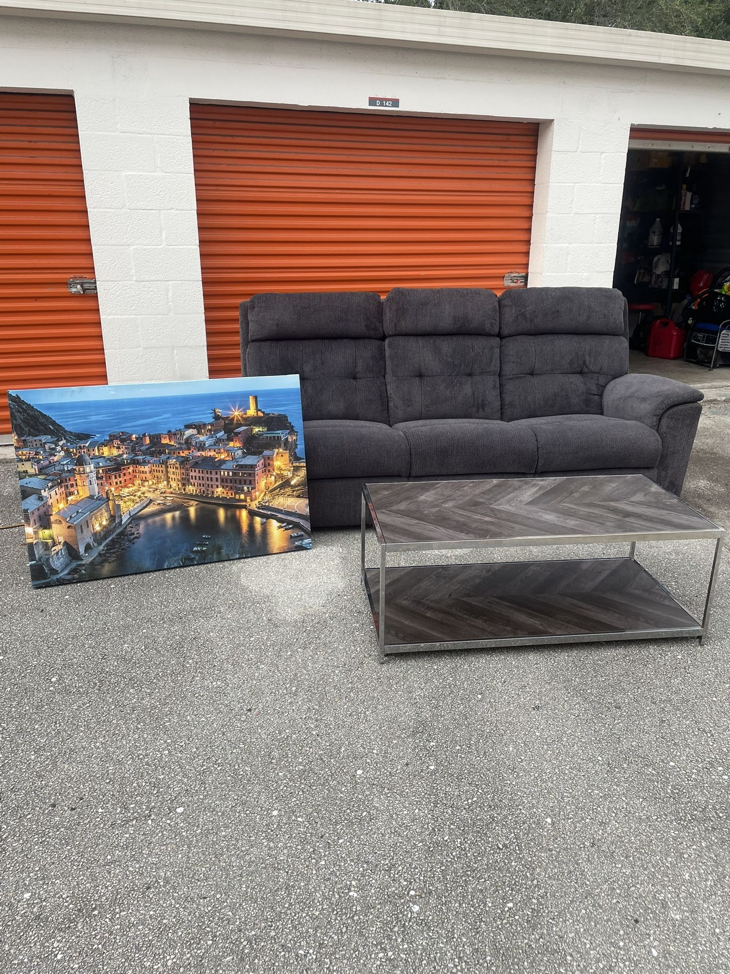 ELECTRIC RECLINER COUCH with usb Ports