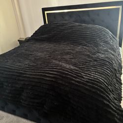 400 New Bed With The Entire Set Including Tv 50 Inch