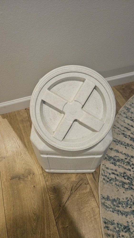 Pet Food Container