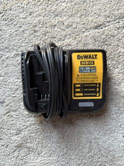 Charger Dewalt