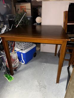 High Table And High Chairs (4)