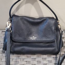 Kate Spade crossbody / transition into handbag
Black
