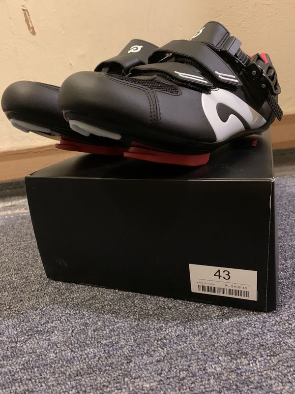 peloton cleats won t clip in