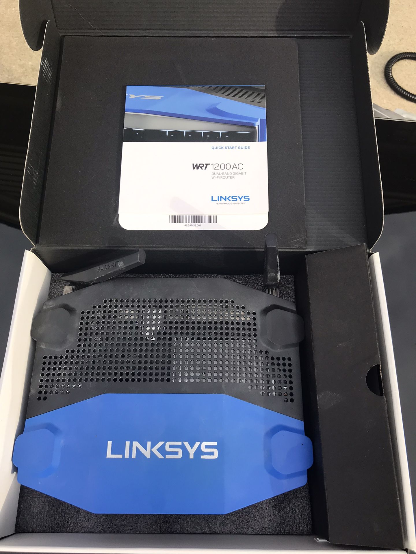 Router Linksys. (WRT 1200 AC). (original Box)