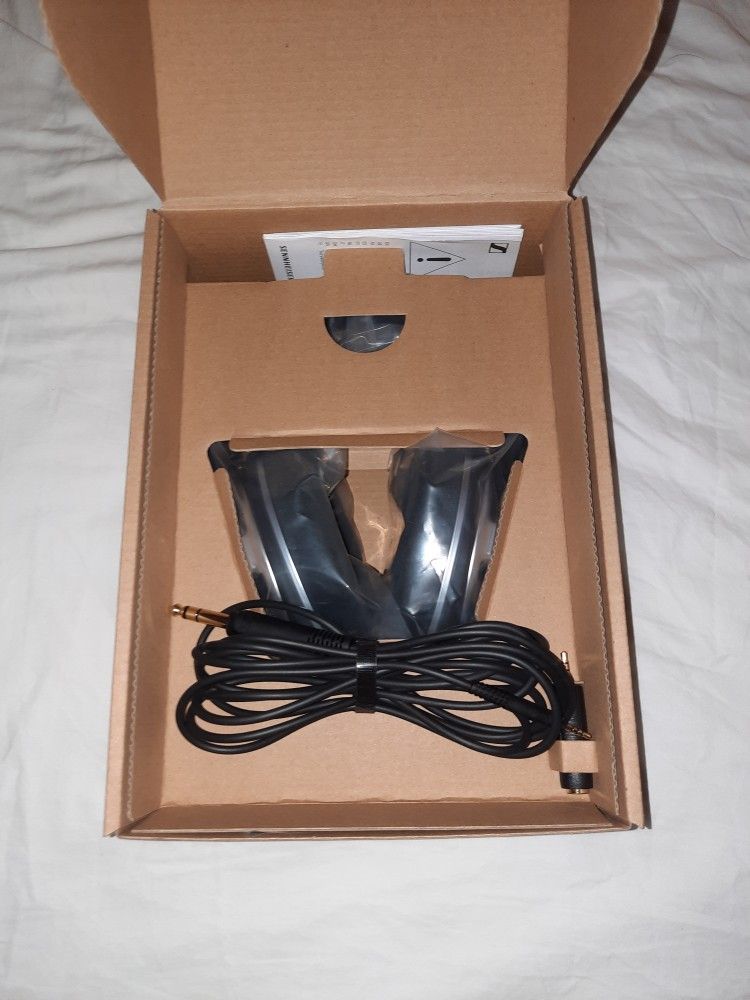 Sennheiser HD 599 SE Around Ear Open Back Headphone