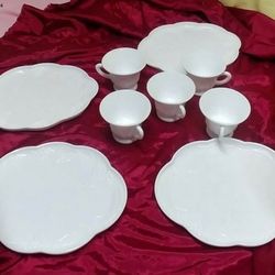 Beautiful Vintage Colony Harvest Milk Glass 8 Piece Snack Set Service for 4