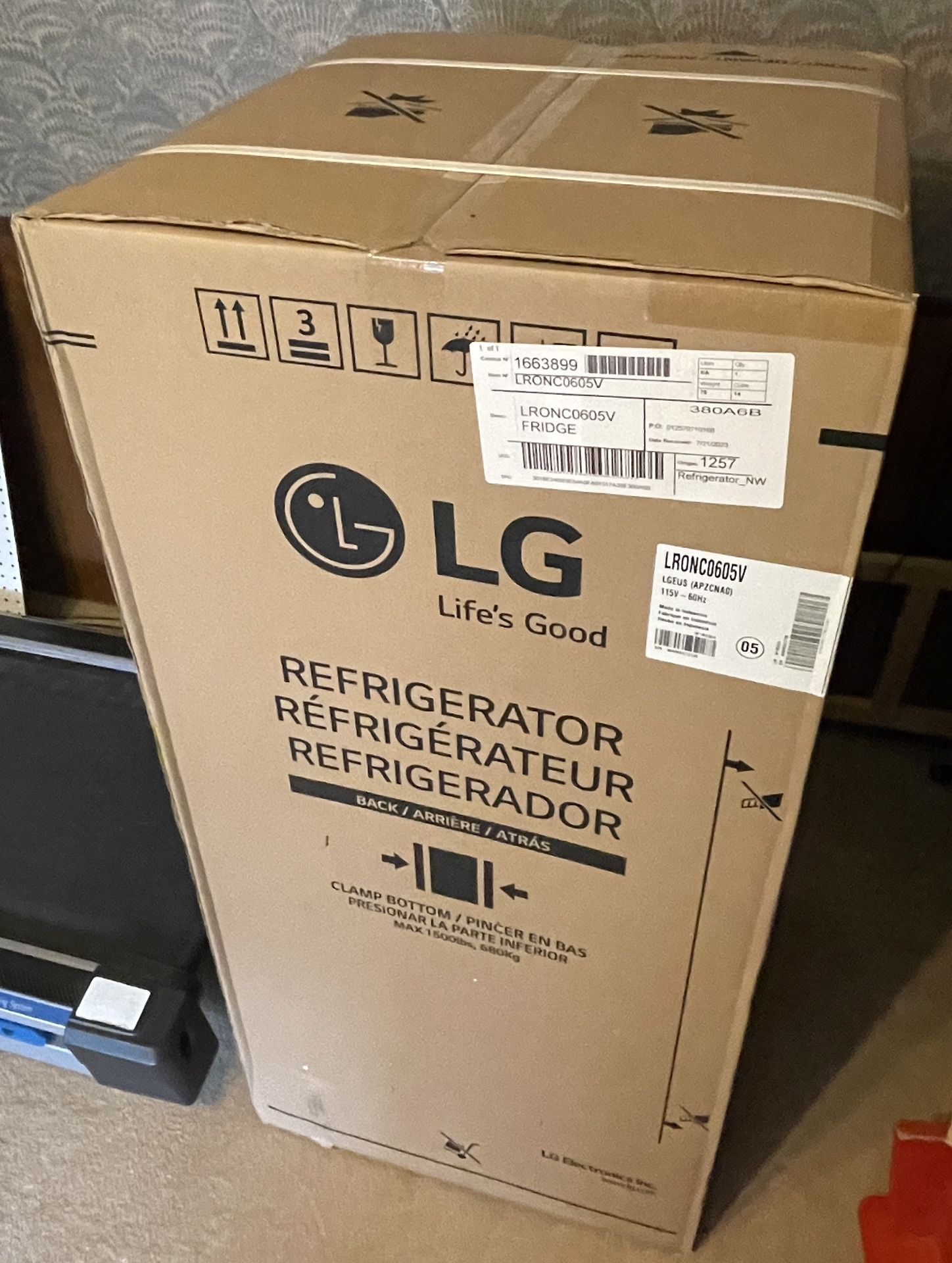 BRAND NEW UNOPENED LG - 5.79 Cu. Ft. Top-Freezer Refrigerator with Semi Auto Defrost - Platinum Silver