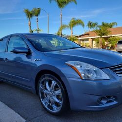 Nissan Altima, Clean Title, Smogged, Registered, 20"Rims, Runs And Drives Great 