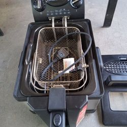 DEEP FRYER WORK GREAT LIKE NEW 