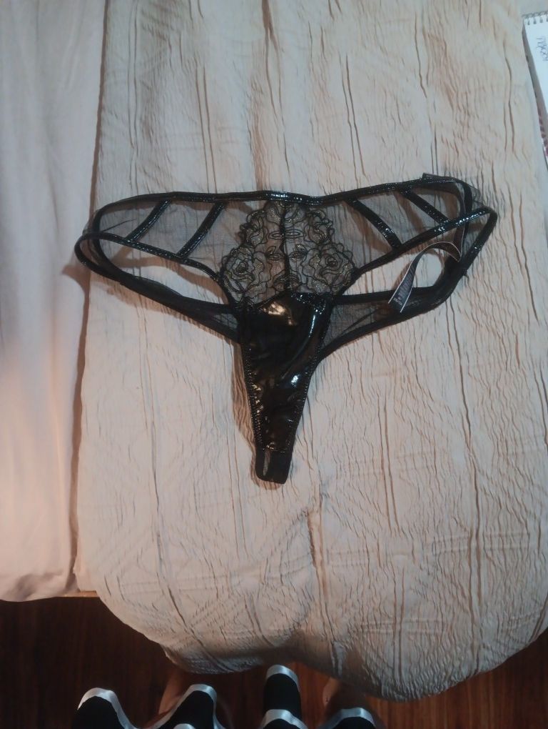 HOT Black Latex & Lace th0ng Sz.M $36 OBO