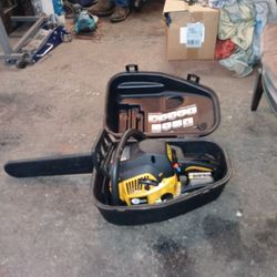 18 Inch Poland Chain Saw Starts Right Up Ex Chain And Sharpener