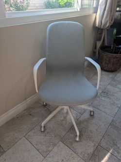 Ikea Conference chair with armrests gunnared blue cover white armrests