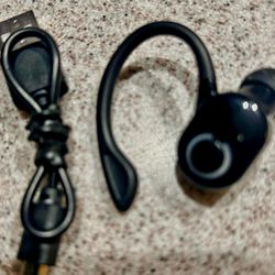 Single Ear Bluetooth Headphone For use iphone and android
