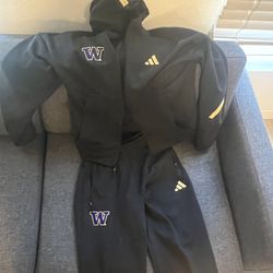 Full University of Washington sweat suit (medium)