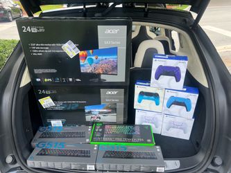 MONITERS PS5 CONTROLLERS AND KEYBOARDS