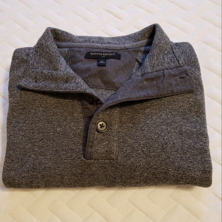 💥Nice Gray Button Neck by Banana Republic💥