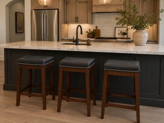 3 Bar stools