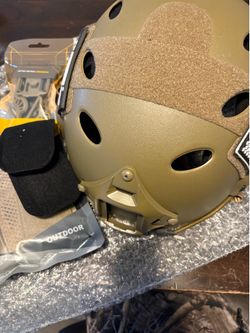 Tactical helmet for airsoft