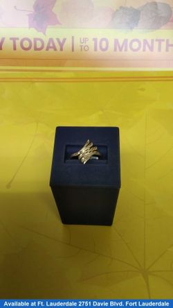 Women's Ring - Yellow Gold 14k (.585) 2 grams Size 7.5