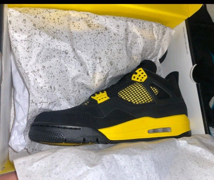 Air Jordan 4 Thunders new Black And Yellow