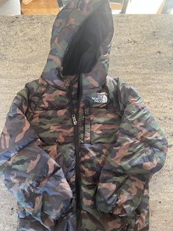 Boys XS (6) North Face camo jacket