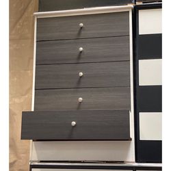 Dresser/ Five drawers dresser