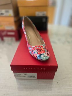 Kelly & Katie Floral shoe size 9.5M