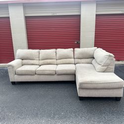 Comfy Nice Sectional Couch 🔥