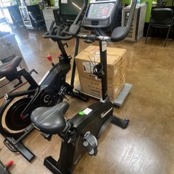Nautilus U616 Upright Exercise Bike, 25 resistance levels, DualTrack LCD display