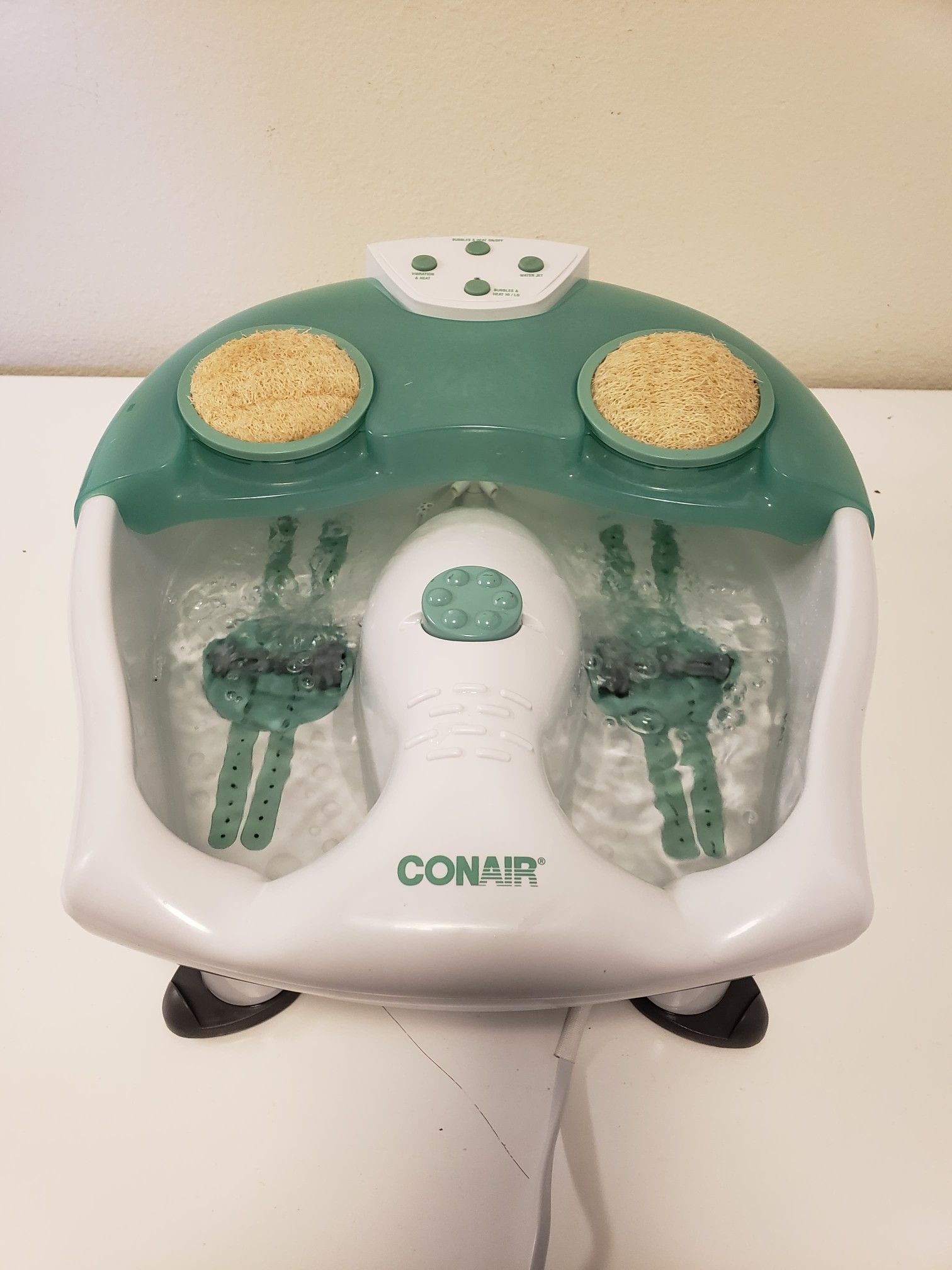 Conair Body Benefits Massaging Foot Spa - Bubbles, Whirlpool, Heat - Model FB23RW - Works Great