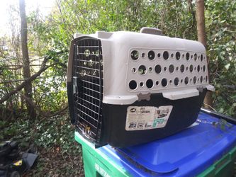 Dog carrier/cage