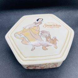 Vintage Walt Disney Studios Snow White And The Seven Dwarfs Box 