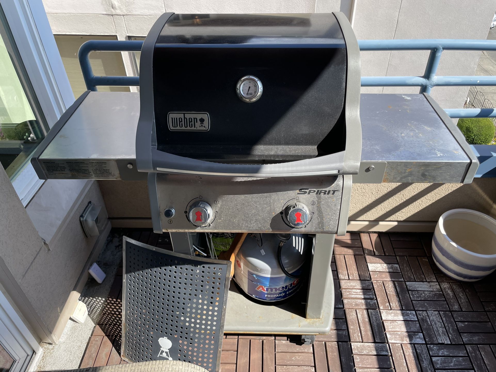 Weber Spirit 2 burner grill
