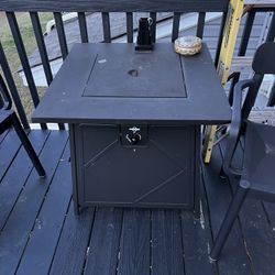 Gas Fire Pit With Lava Rocks. 