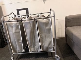 Heavy duty rolling car for laundry