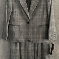 NWT's VTG E. H. Woods Women's Gray Plaid Blazer Jacket Pleated Skirt Suit Sz 12