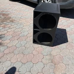Dual 12 inch subwoofer box